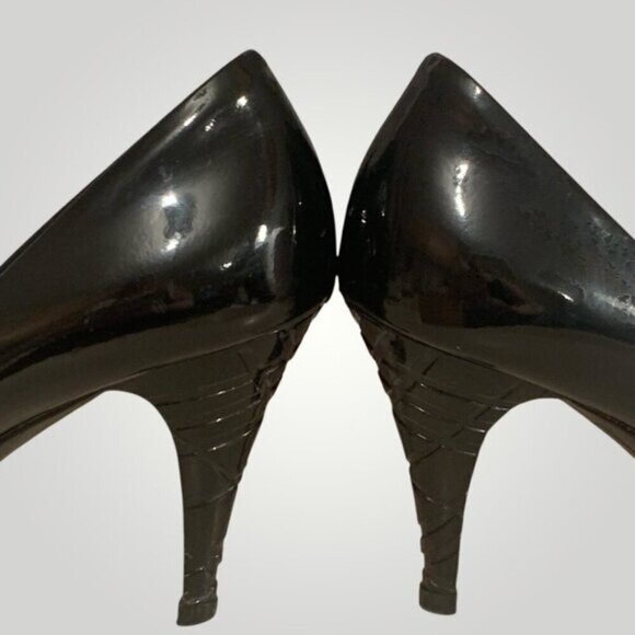 Burberry Patent Leather Pumps - Picture 5 of 10